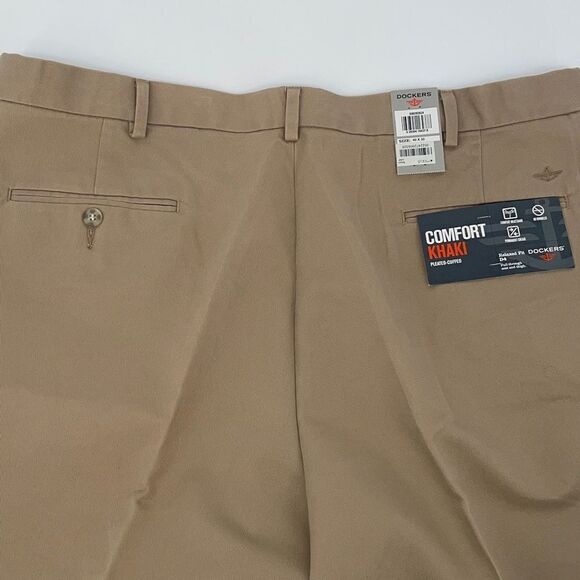 Dockers‎ Mens Khaki Pants D4 Pleated Cuffed Comfort Relaxed No Wrinkle Tan 40x32 - Picture 4 of 8